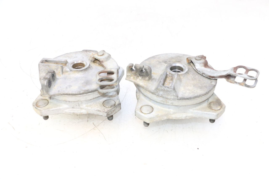 photo de FRONT BRAKE DRUM SMC XROAD 150 - Fixing points details