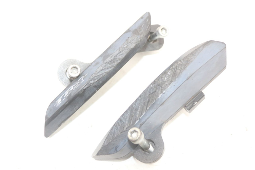 photo de ENGINE SLIDER SUZUKI GSR 750 (2011 - 2017) - Zoom on usage condition