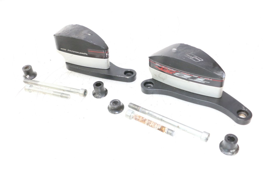 photo de ENGINE SLIDER SUZUKI SV S 650 (2003 - 2009) - Technical close-up