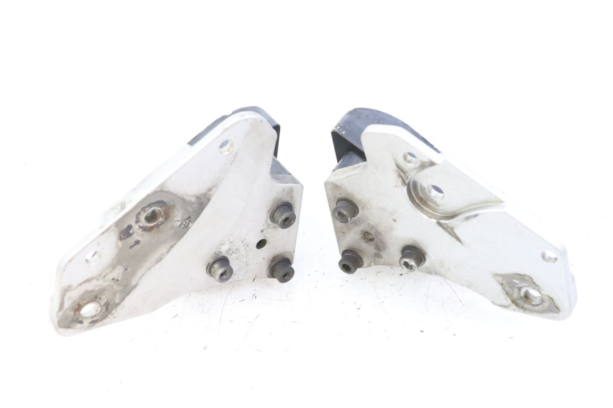 photo de ENGINE SLIDER YAMAHA XJ6 600 (2008 - 2016) - Fixing points details