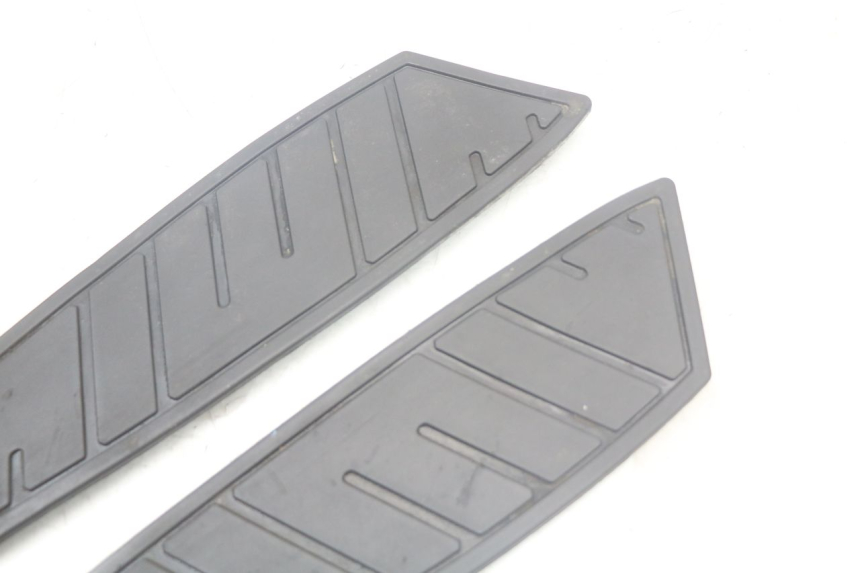 photo de FOOTBOARD MAT QUADRO 3D S 350 (2013 - 2018) - Zoom on usage condition