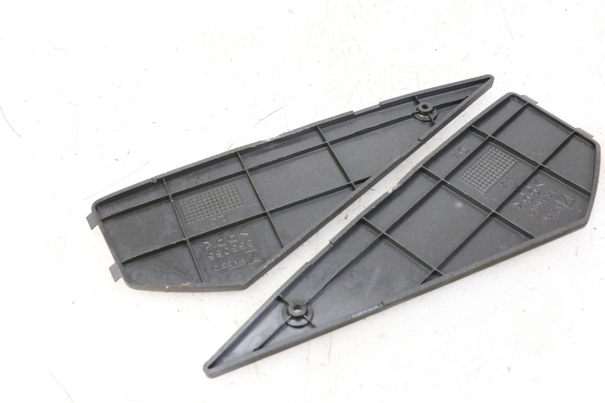 photo de FLOOR PANEL RUBBER APRILIA SR MOTARD 50 (2012 - 2018) - Zoom on usage condition