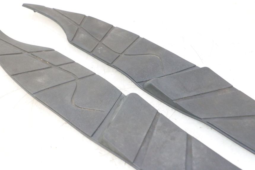 photo de FLOOR PANEL RUBBER APRILIA ATLANTIC S 125 (2010 - 2013) - Alternative perspective