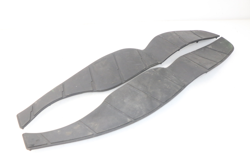 photo de FLOOR PANEL RUBBER SUZUKI BURGMAN 125 (2007 - 2014) - Main view