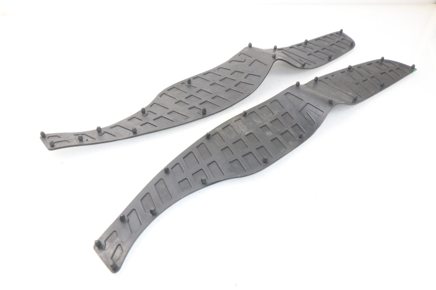 photo de FLOOR PANEL RUBBER SUZUKI BURGMAN 125 (2007 - 2014) - Alternative perspective