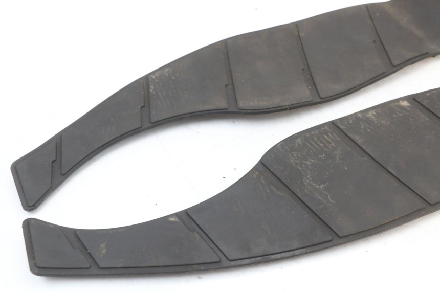 photo de FLOOR PANEL RUBBER SUZUKI BURGMAN 125 (2007 - 2014) - Component detail