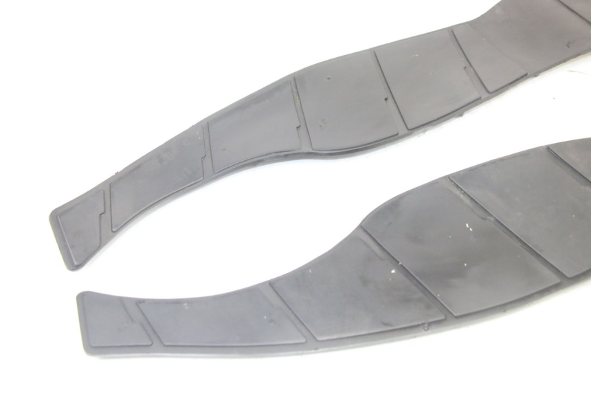 photo de FLOOR PANEL RUBBER SUZUKI BURGMAN 125 (2015 - 2017) - Component detail