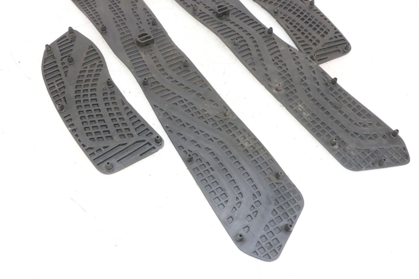 photo de FLOOR PANEL RUBBER SUZUKI BURGMAN 650 (2013 - 2020) - Component detail