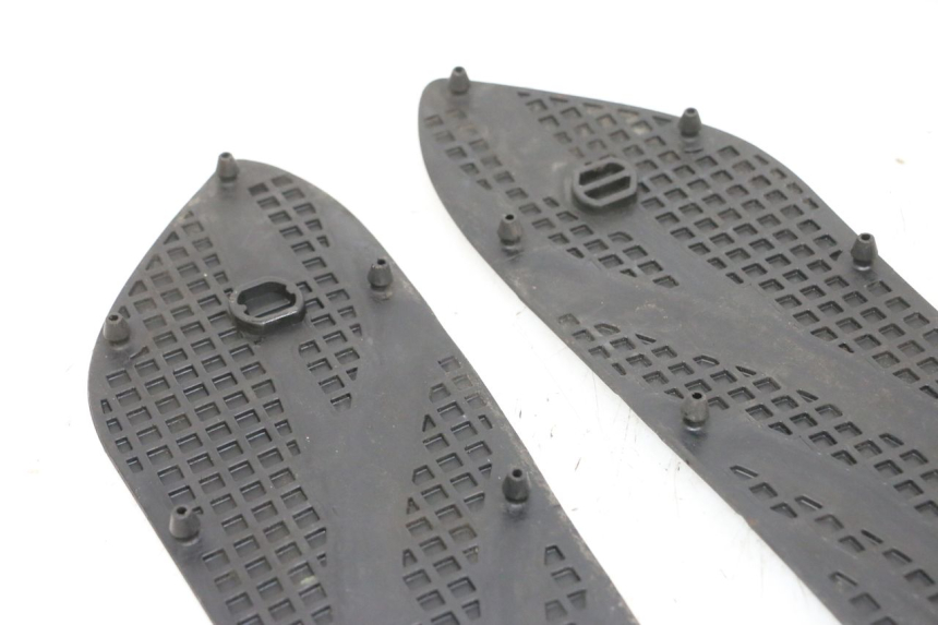 photo de FLOOR PANEL RUBBER SUZUKI BURGMAN 650 (2013 - 2020) - Alternative perspective