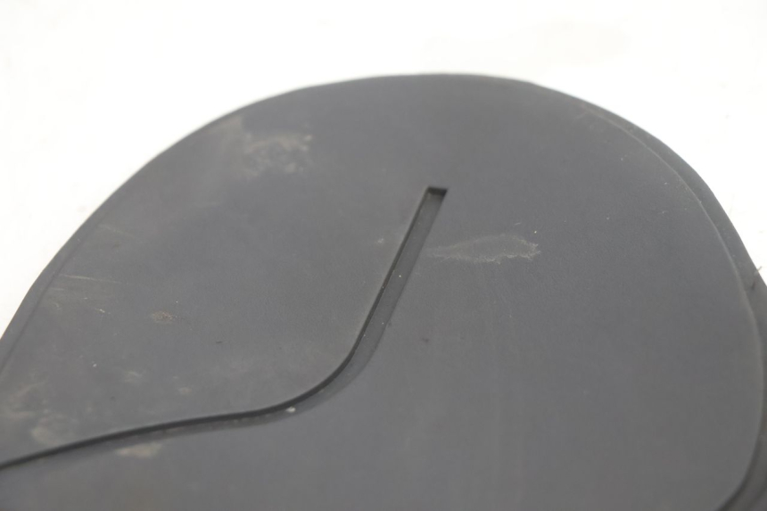 photo de FLOOR PANEL RUBBER TGB CITY RS 50 (2011 - 2016) - Zoom on usage condition