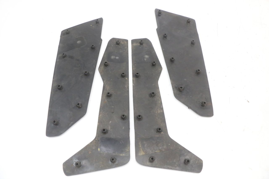 photo de FLOOR PANEL RUBBER LONGJIA EASY MAX 125 (2020 - 2024) - Component detail