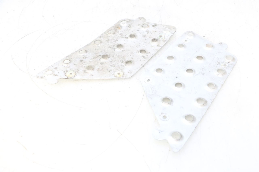 photo de FLOOR PANEL RUBBER KEEWAY F-ACT NAKED 50 (2009 - 2014) - Main view