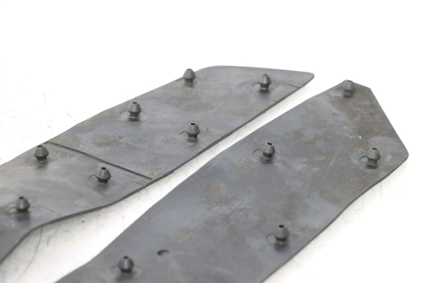 photo de FLOOR PANEL RUBBER HONDA FJS SILVER WING SILVERWING 400 (2005 - 2008) - Component detail