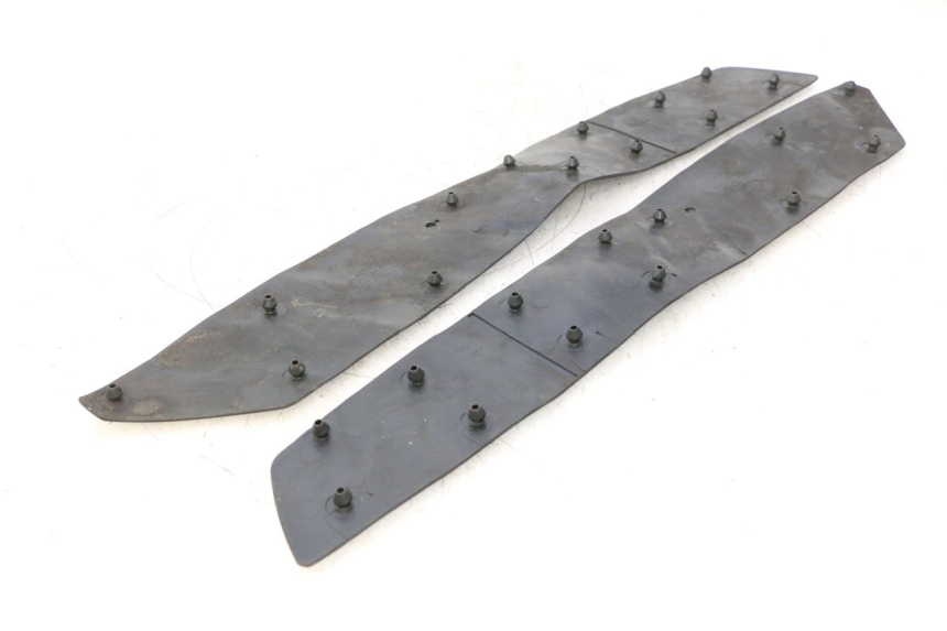photo de FLOOR PANEL RUBBER HONDA FJS SILVER WING SILVERWING 400 (2005 - 2008) - Technical close-up