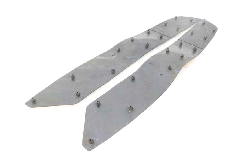 photo de FLOOR PANEL RUBBER HONDA FJS SILVER WING SILVERWING 400 (2005 - 2008) - Zoom on usage condition