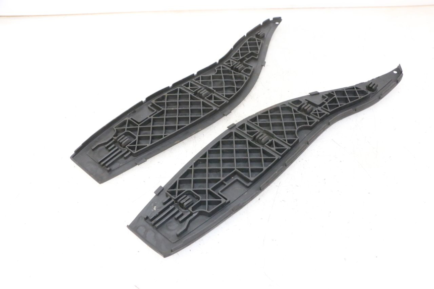 photo de FLOOR PANEL RUBBER GILERA NEXUS 300 (2008 - 2013) - Alternative perspective