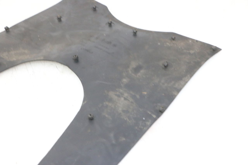 photo de FLOOR PANEL RUBBER KYMCO GRAND DINK 125 (2002 - 2007) - Fixing points details