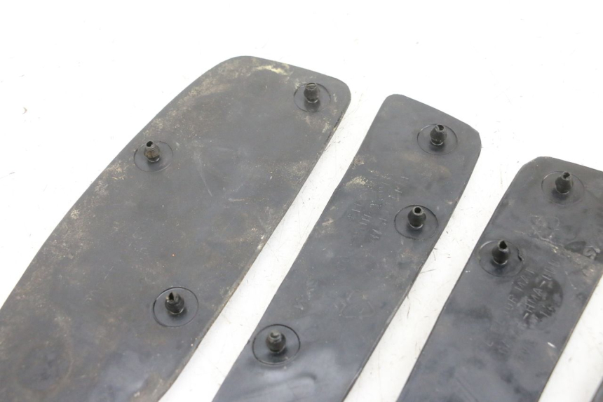 photo de FLOOR PANEL RUBBER SYM GTS EVO 125 (2009 - 2013) - Technical close-up