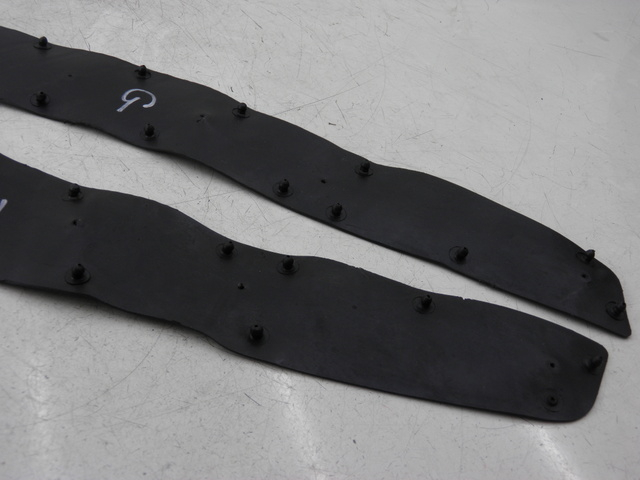 photo de FLOOR PANEL RUBBER JM MOTOR S-MAX 125 (2010 - 2014) - Zoom on usage condition