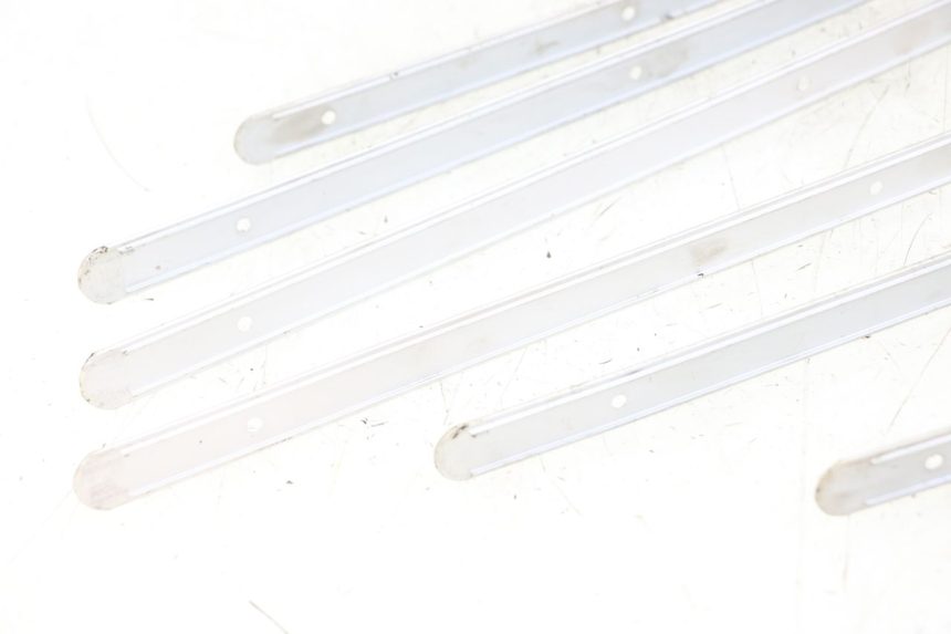 photo de FLOOR PANEL RUBBER JM MOTORS VX 125 (2022 - 2025) - Zoom on usage condition