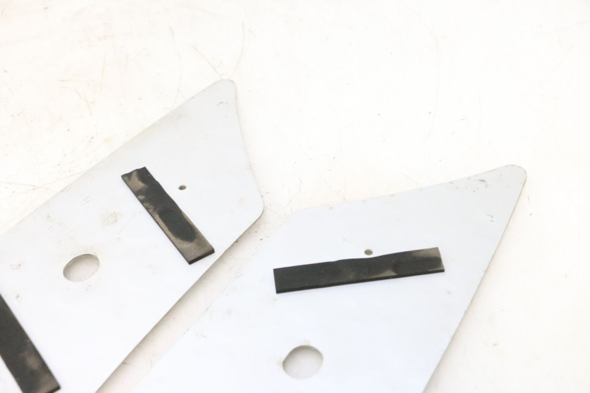 photo de FLOOR PANEL RUBBER PEUGEOT KISBEE 4T 50 (2023 - 2026) - Alternative perspective