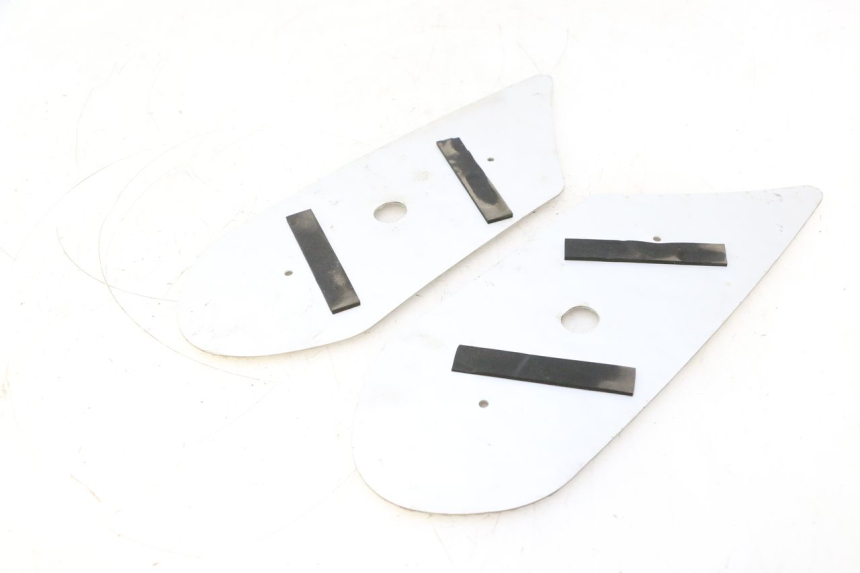 photo de FLOOR PANEL RUBBER PEUGEOT KISBEE 4T 50 (2023 - 2026) - Technical close-up