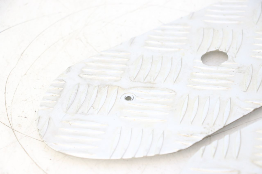 photo de FLOOR PANEL RUBBER PEUGEOT KISBEE 4T 50 (2023 - 2026) - Surface and material condition