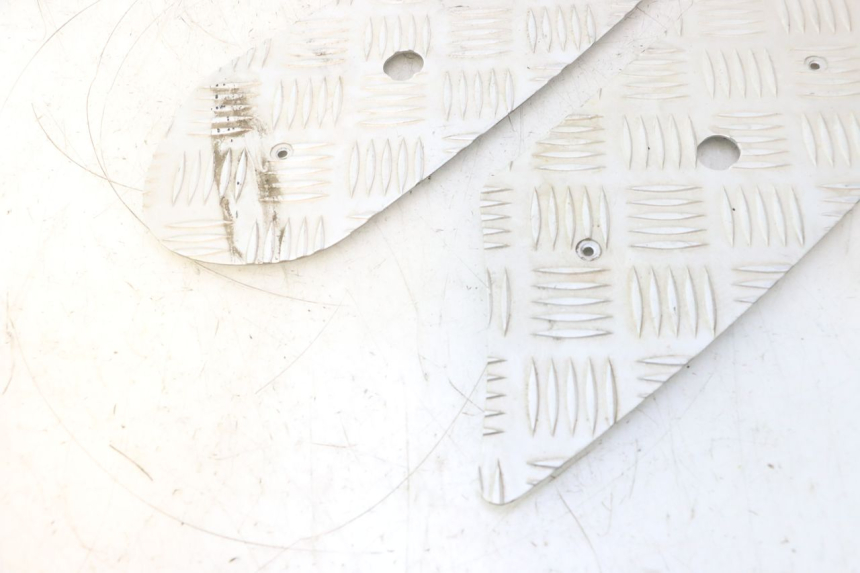 photo de FOOTBOARD MAT PEUGEOT KISBEE 4T 50 (2018 - 2022) - Technical close-up