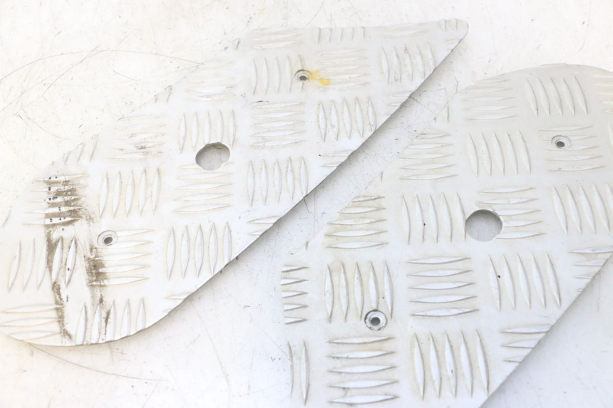photo de FOOTBOARD MAT PEUGEOT KISBEE 4T 50 (2018 - 2022) - Product overview