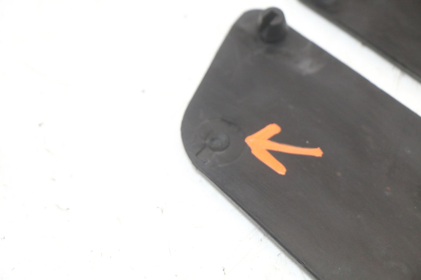 photo de FOOTBOARD MAT KYMCO X-TOWN XTOWN 125 (2016 - 2021) - Surface and material condition