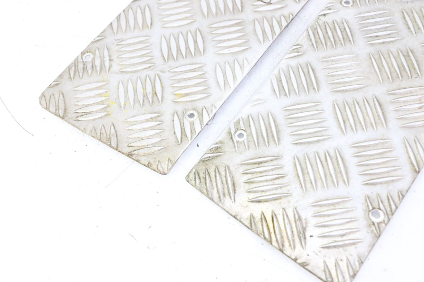 photo de FLOOR PANEL RUBBER LIGIER PULSE 3 1 (2014 - 2020) - Zoom on usage condition