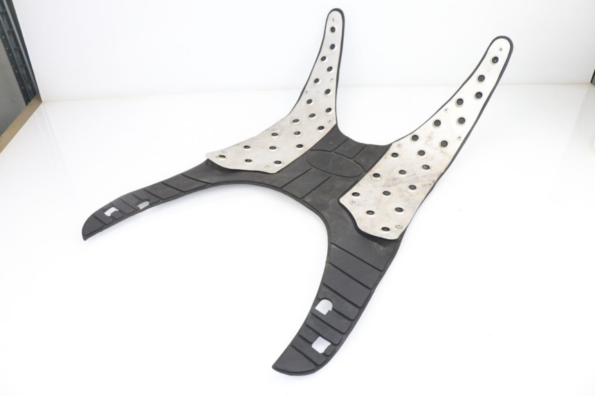 photo de FLOOR PANEL RUBBER GINELLI LJ50QT 2T 50 (2009 - 2012) - Component detail