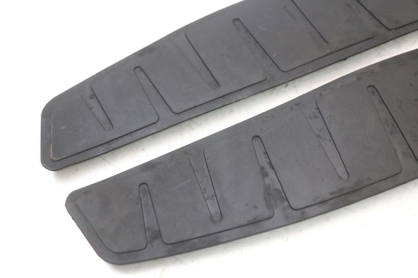 photo de FLOOR PANEL RUBBER PIAGGIO MP3 HPE 350 (2018 - 2020) - Component detail
