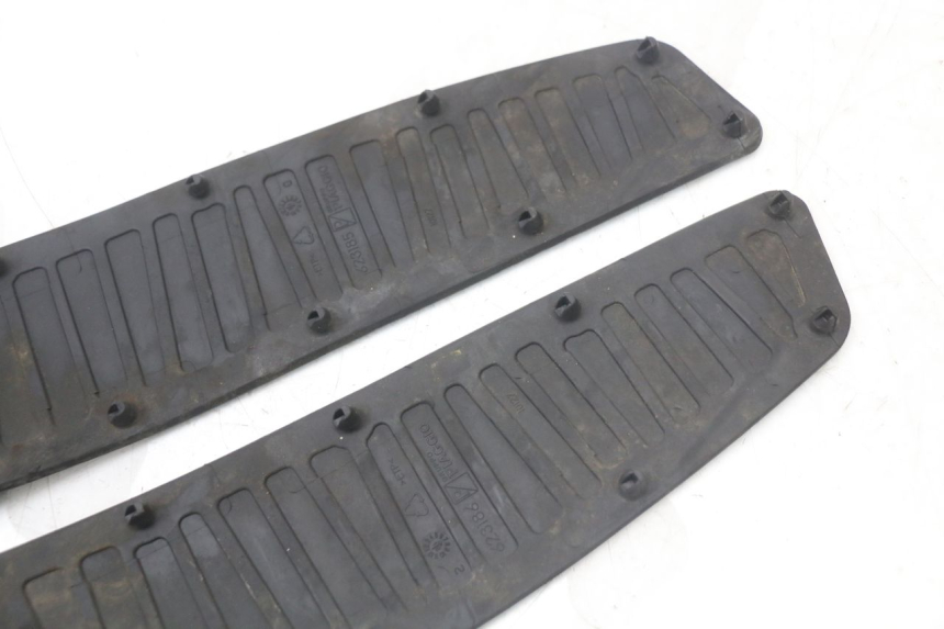 photo de FLOOR PANEL RUBBER PIAGGIO MP3 HPE 350 (2018 - 2020) - Checked used part