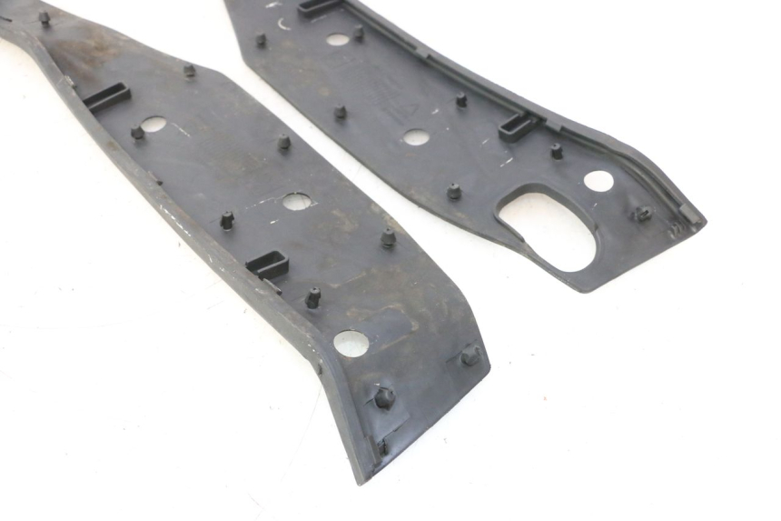 photo de FLOOR PANEL RUBBER PIAGGIO MP3 HPE 530 (2022 - 2026) - Component detail