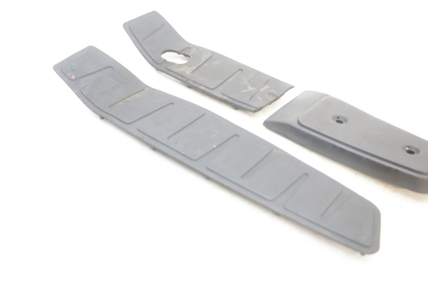 photo de FOOTBOARD MAT PIAGGIO MP3 LT 400 (2007 - 2012) - Alternative perspective