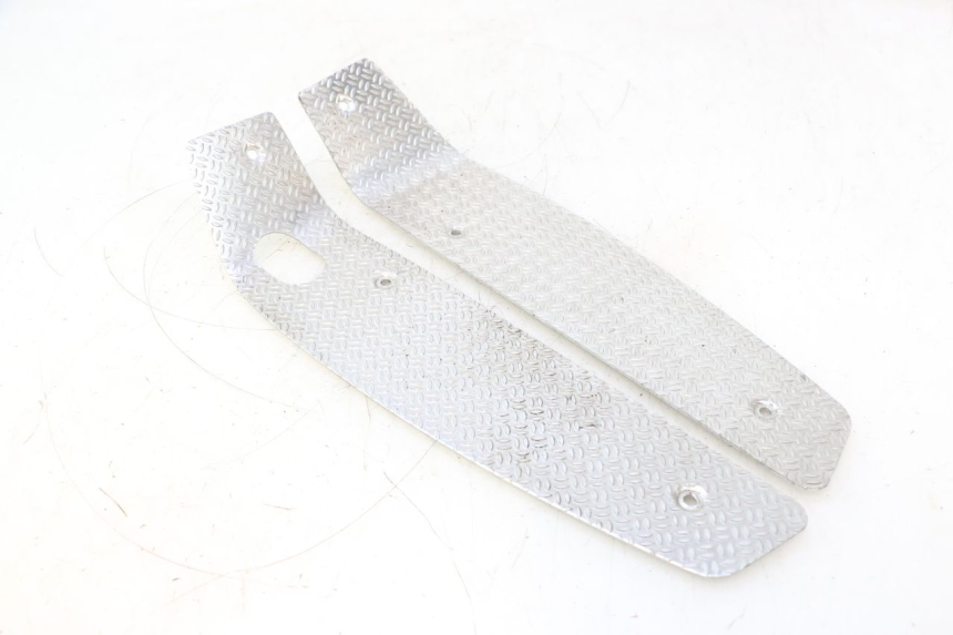photo de FOOTBOARD MAT PIAGGIO MP3 LT 300 (2010 - 2016) - Fixing points details
