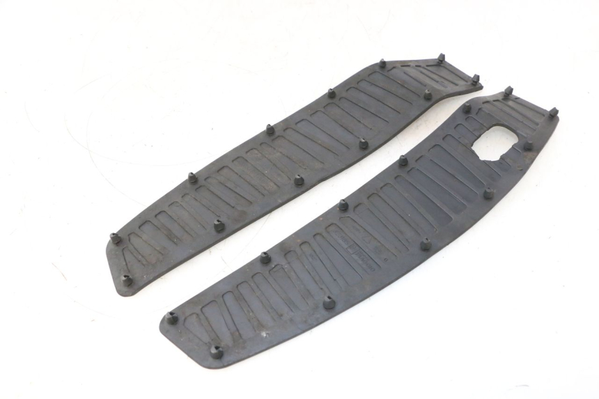 photo de FLOOR PANEL RUBBER PIAGGIO MP3 500 (2016 - 2018) - Component detail
