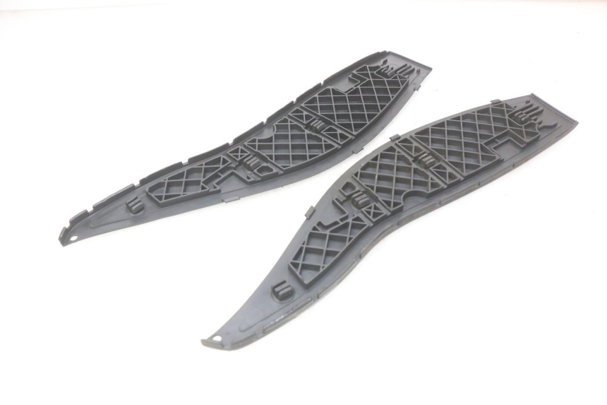 photo de FOOTBOARD MAT GILERA NEXUS 125 (2009 - 2013) - Zoom on usage condition