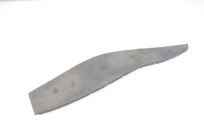 photo de FOOTBOARD MAT GILERA NEXUS 125 (2007 - 2009) - Zoom on usage condition