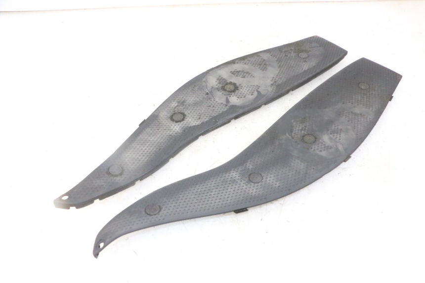 photo de FOOTBOARD MAT GILERA NEXUS 125 (2009 - 2013) - Zoom on usage condition