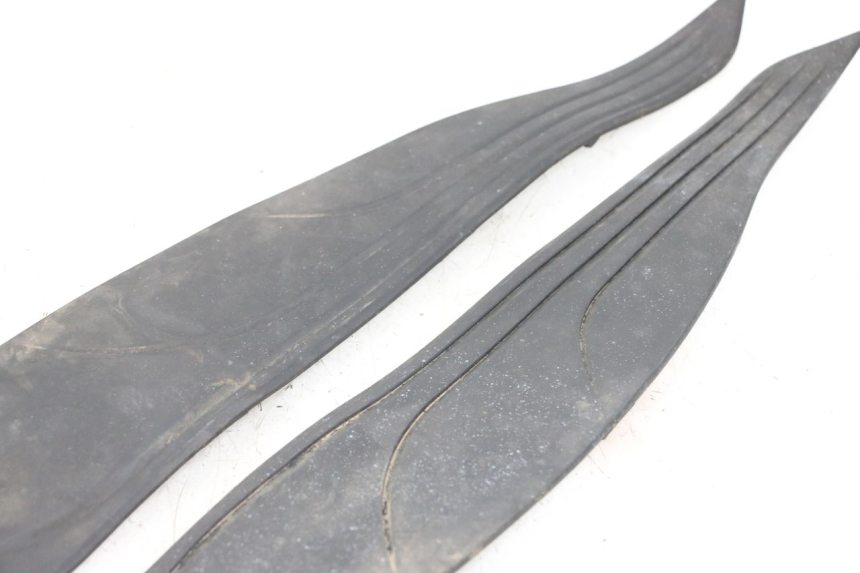 photo de FOOTBOARD MAT HONDA PCX (JF47) 125 (2012 - 2013) - Zoom on usage condition