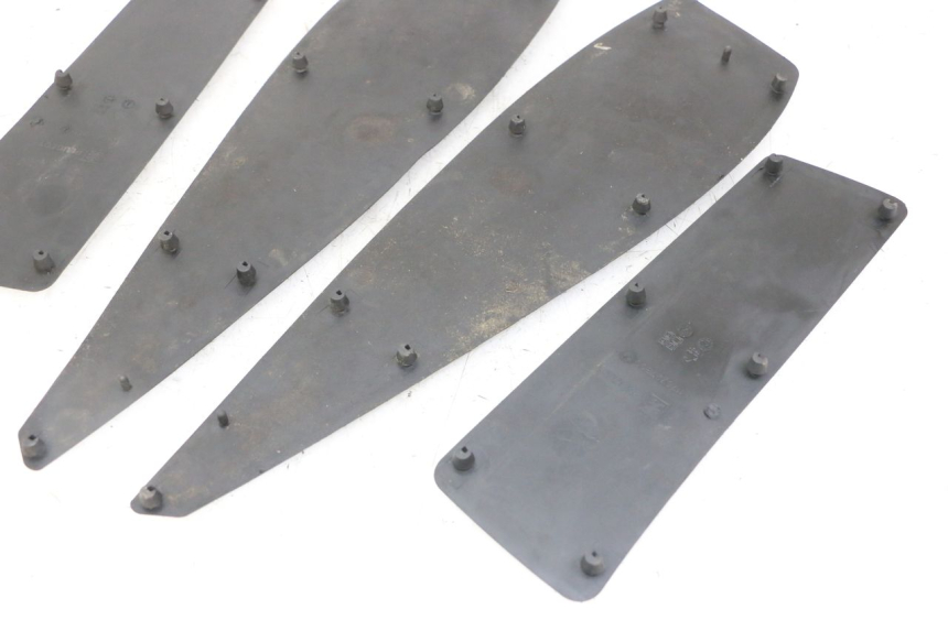 photo de FLOOR PANEL RUBBER PEUGEOT SATELIS 125 (2013 - 2018) - Component detail