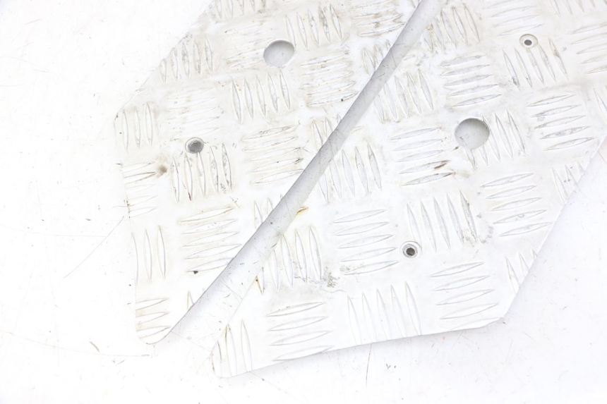 photo de FLOOR PANEL RUBBER PEUGEOT STREETZONE I 2T 50 (2018 - 2020) - Technical close-up