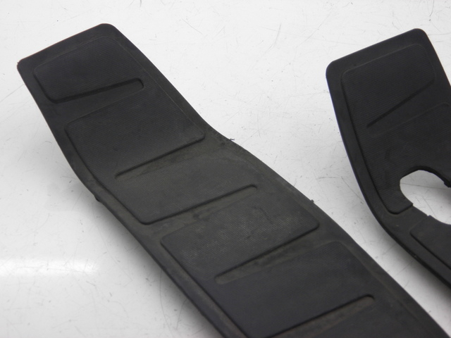 photo de FLOOR PANEL RUBBER PIAGGIO MP3 400 (2007 - 2009) - Component detail