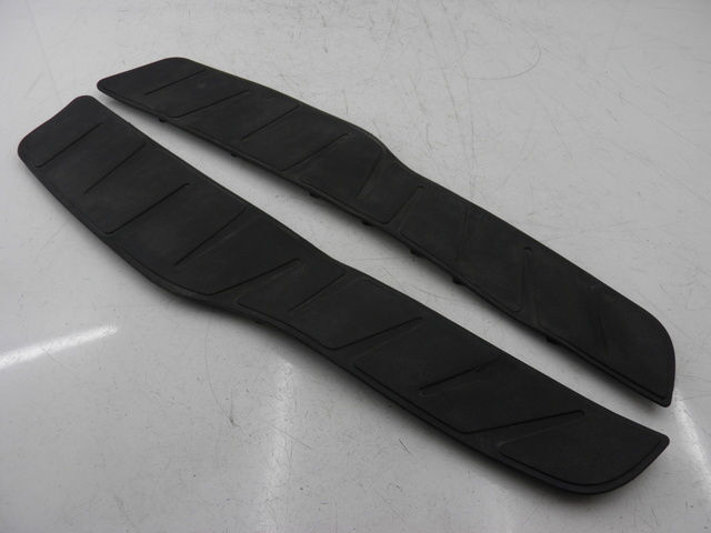 photo de FLOOR PANEL RUBBER PIAGGIO XEVO - X EVO 125 (2010 - 2015) - Main view