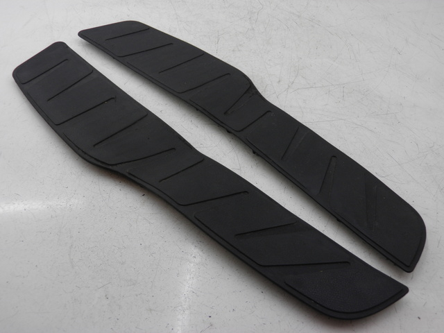 photo de FLOOR PANEL RUBBER PIAGGIO XEVO - X EVO 125 (2007 - 2017) - Main view