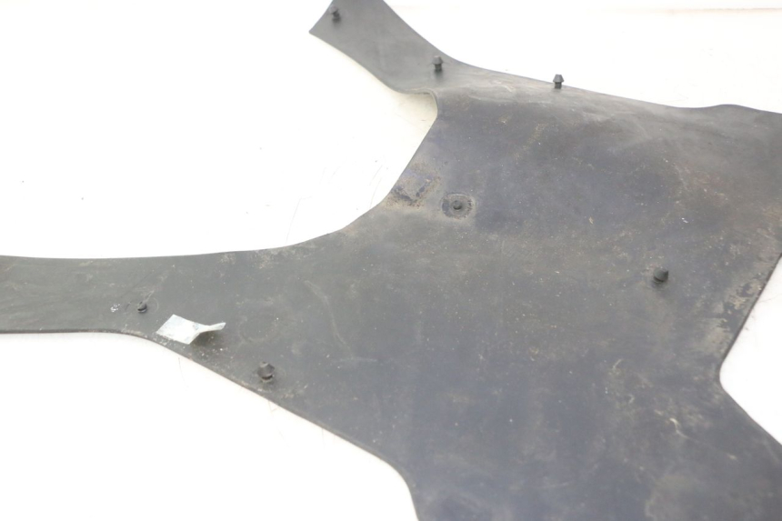 photo de FLOOR PANEL RUBBER DAELIM S2 125 (2006 - 2007) - Component detail