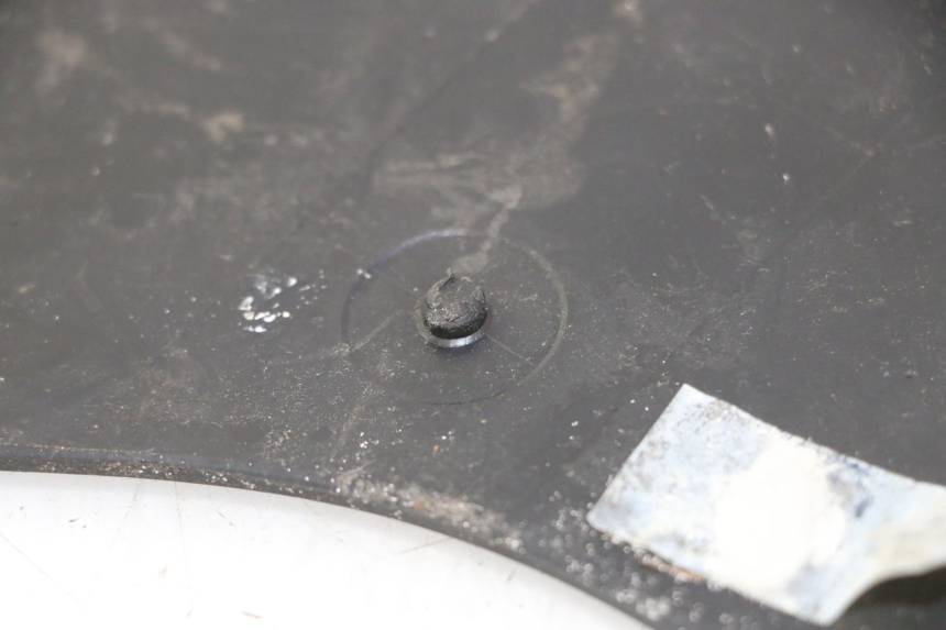 photo de FLOOR PANEL RUBBER DAELIM S2 125 (2006 - 2007) - Technical close-up