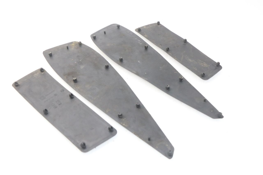 photo de FLOOR PANEL RUBBER PEUGEOT SATELIS 300 (2012 - 2015) - Component detail